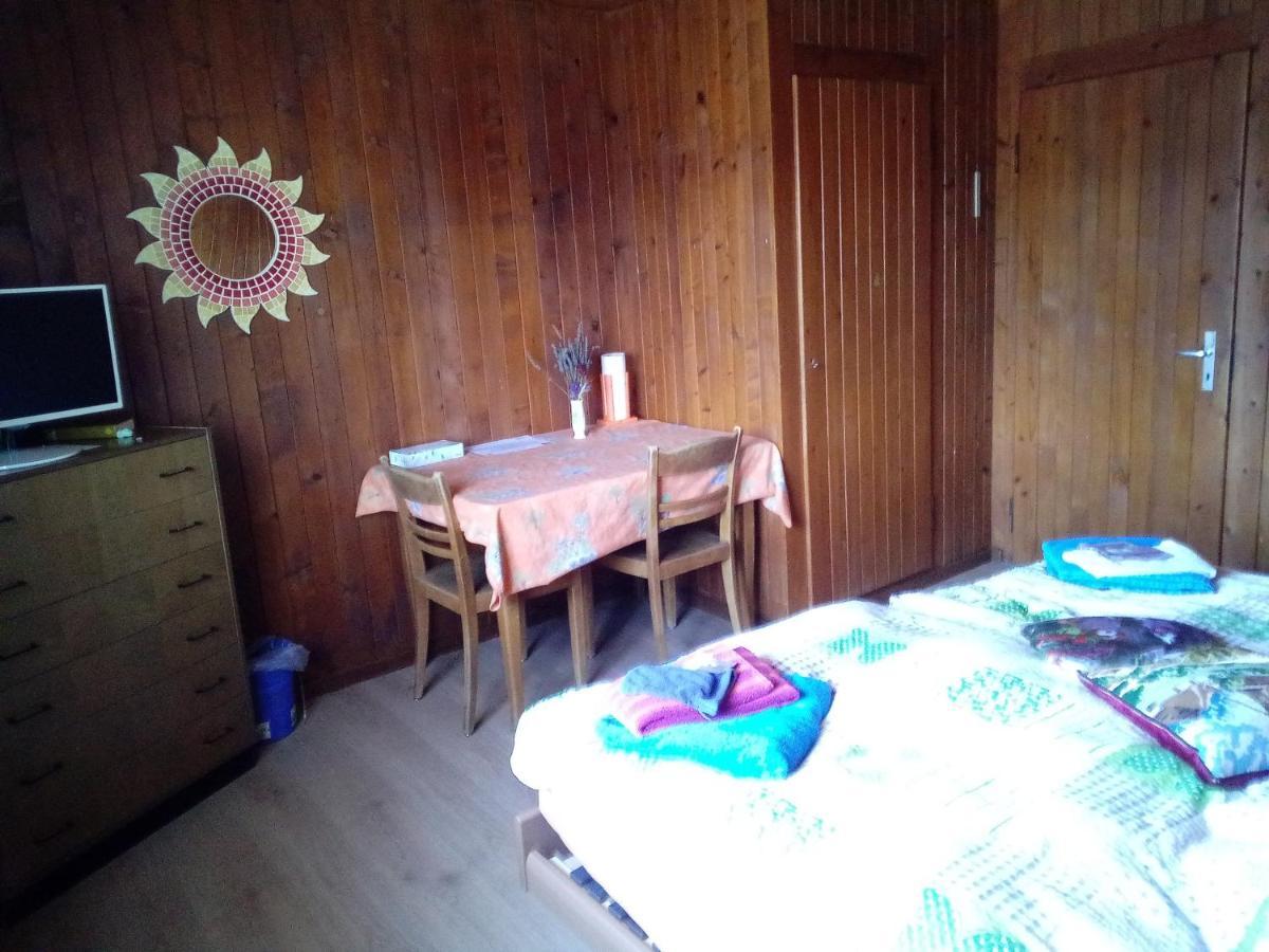Chambre D'Hotes Petit Martel Les Ponts-de-Martel Eksteriør bilde